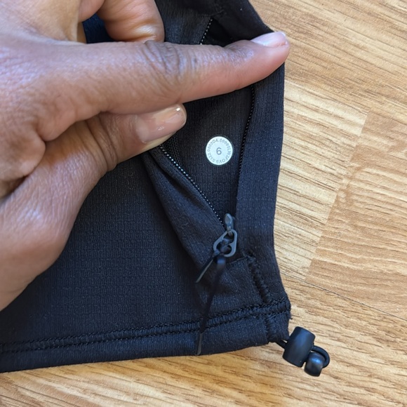 Lululemon Hiking Tee - size 6 - Picture 3 of 8